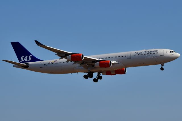 Airbus A340-300 (OY-KBI)