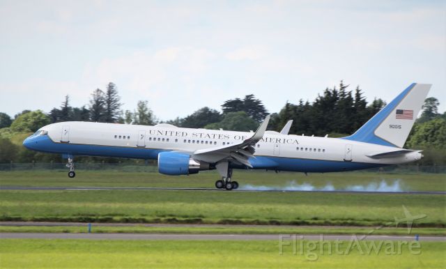 09-0015 — - air force one (sam45) c-32a 09-0015 landing at shannon 5/6/19.
