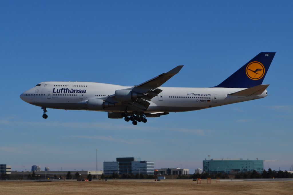 Boeing 747-400 (D-ABVP) - First day of summer scheds sees Lufthansa start sending the 747 to YYZ after 5 years MIA.