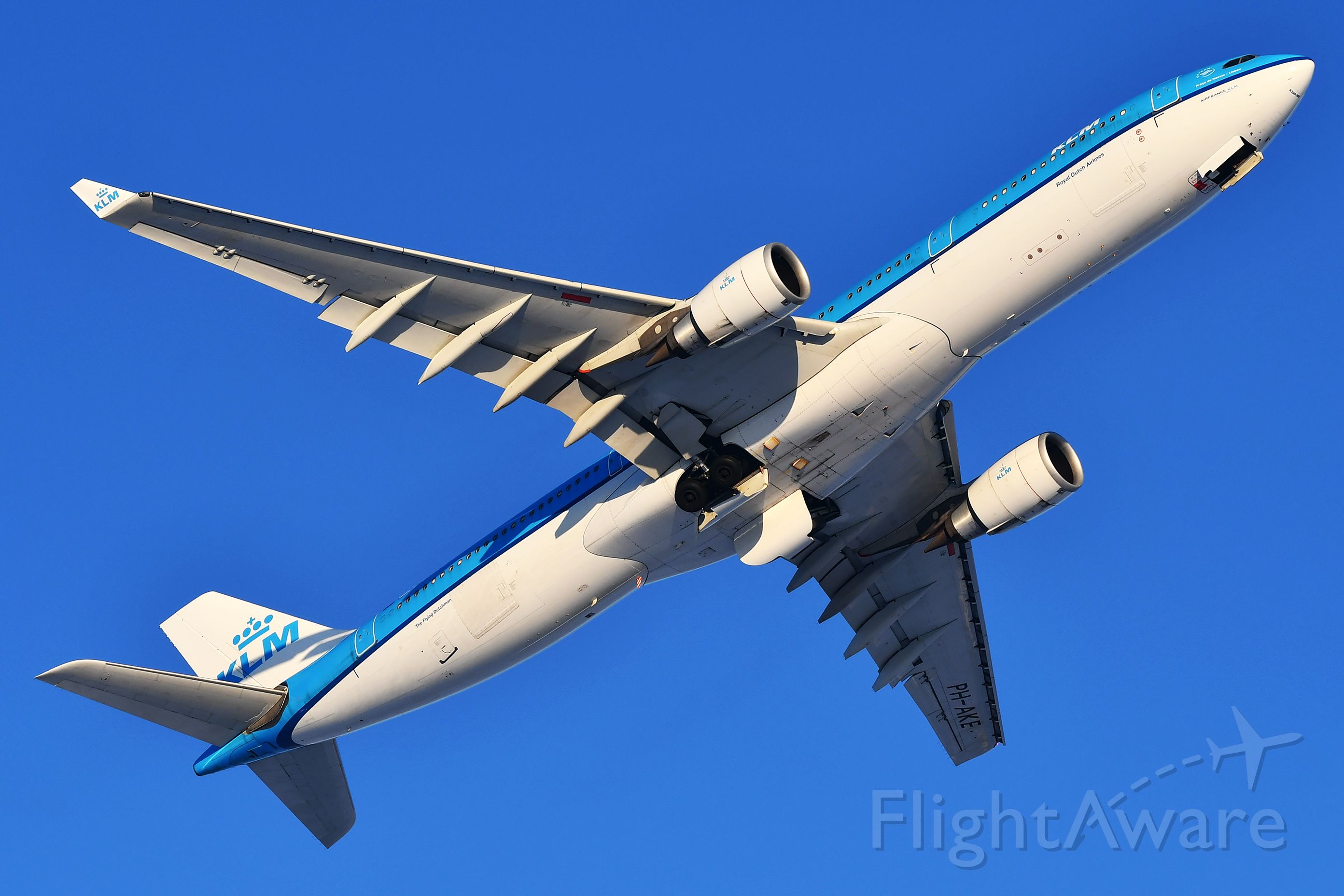 Airbus A330-300 (PH-AKE) - KLM Airbus A330 departing YYC on Nov 24.