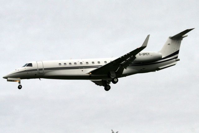 Embraer ERJ-135 (G-SPCY) - London Executive Aviation Legacy 650 on short finals for rwy 25 on 11-Jan-19 arriving from EGPH.