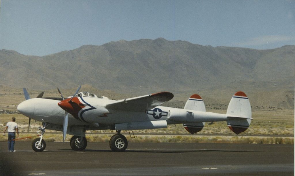 Lockheed P-38 Lightning (N25Y) - white lightnin