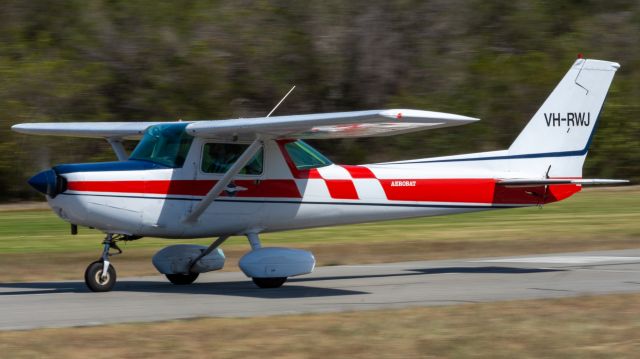 Cessna 152 (VH-RWJ)