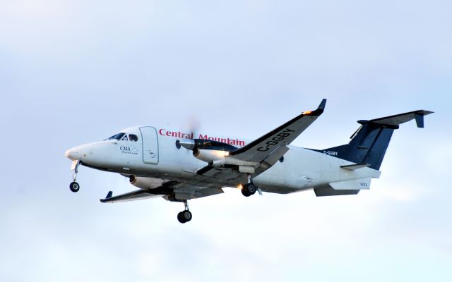 Beechcraft 1900 (C-GGBY) - On approached at YVR, runway 27R outside Vancouver, BC Canada