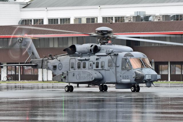 Sikorsky Helibus (14-8820) - RCAF CH-148 Cyclone helicopter