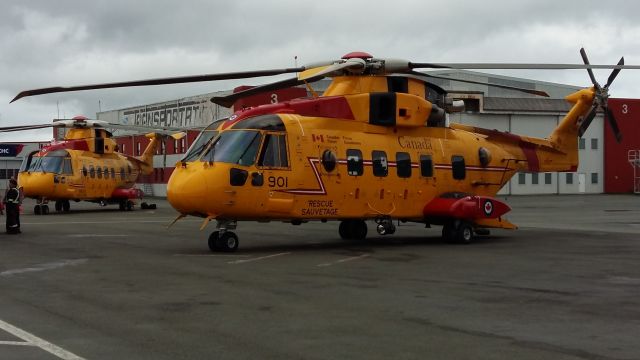 WESTLAND Merlin (14-9901) - Agusta-Westland CH-149 Cormorants. Canadian Forces Air/Sea Rescue.