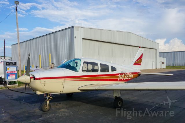 Piper Cherokee (N4368H)