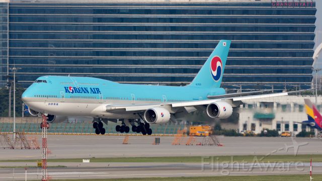 BOEING 747-8 (HL7633)