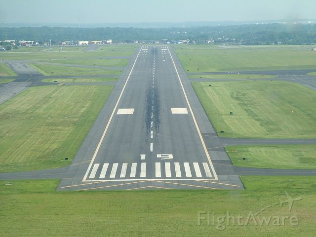 — — - On final runway 19