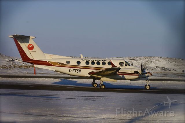 Beechcraft Super King Air 200 (C-GYSR) - Nunavuts Lifeline - Nice sunny day