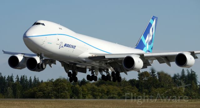 — — - Boeing 747 8F Landing...