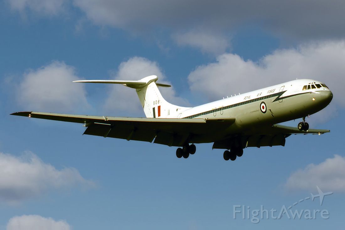 VICKERS VC-10 (CXI808) - UK-AIR FORCE - VICKER VC10 C1K - REG : XR808 / R (CN 828) - EDINBURGH RAAF BASE ADELAIDE SA. AUSTRALIA - YPED (28/9/1981)