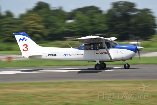 Cessna Skyhawk (JA33HA) - 10.Aug.2019br /HONDA Airport