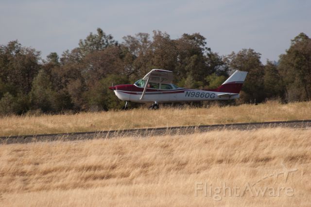 Cessna Skylane (N9860G) - Student Pilot taking off from runway 25 in Auburn CA