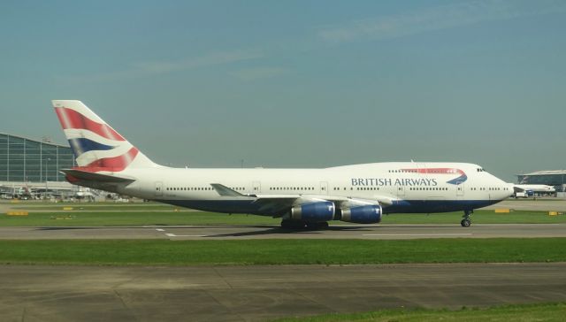 Boeing 747-400 — - Queen of the Skies herself!