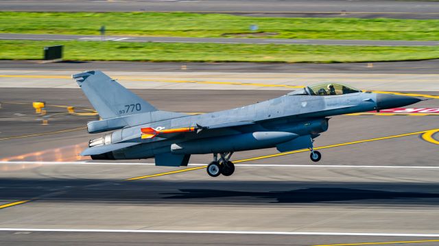 Lockheed F-16 Fighting Falcon (93-0770) - Love it when KPDX gets some visitors. The 21st Fighter Squadron launching for a DACT with the local 142nd Fighter Wing.