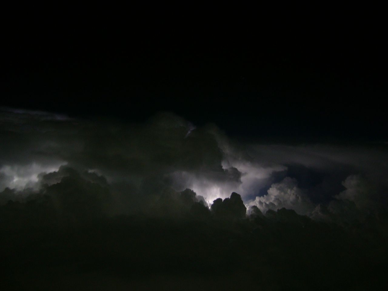 — — - Thunderstorms Amarillo, TX FL390