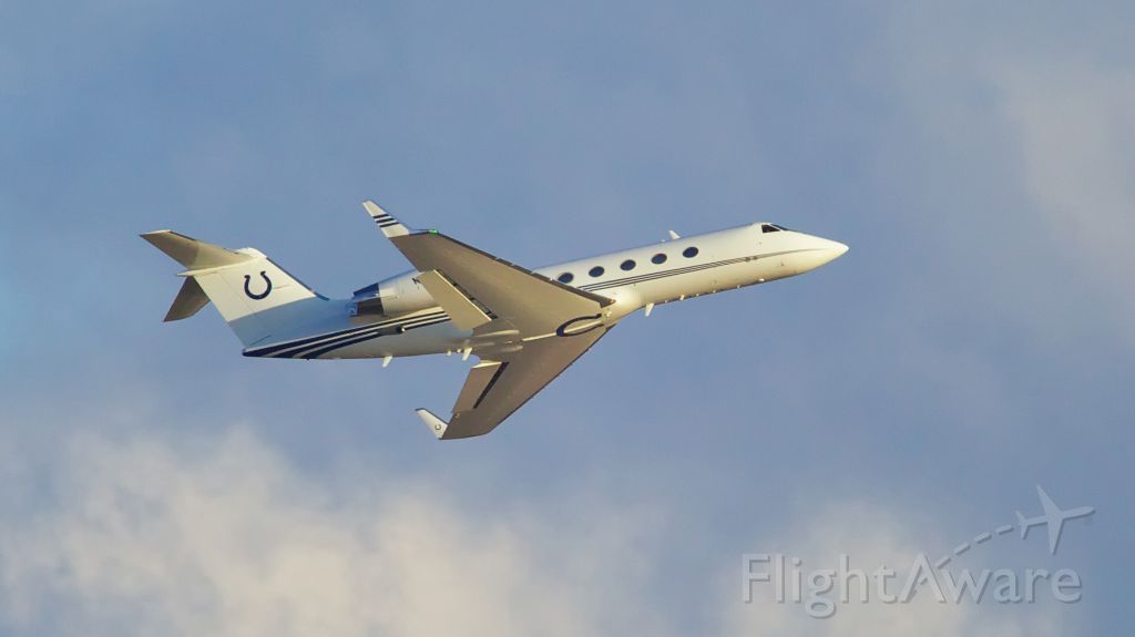 Gulfstream Aerospace Gulfstream IV (N107TD) - N107TD departing RWY 23L out of INDY.