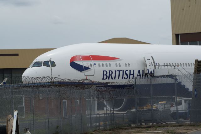 BOEING 777-300 (G-STBJ) - British Airways B777-336ER cn1182