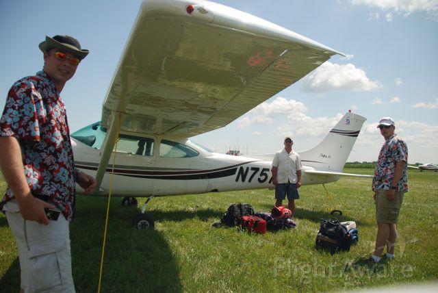 Cessna Skylane (N7579T) - Just unloaded after parking for Oshkosh 2008