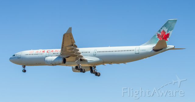 Airbus A330-300 (C-GHKW)