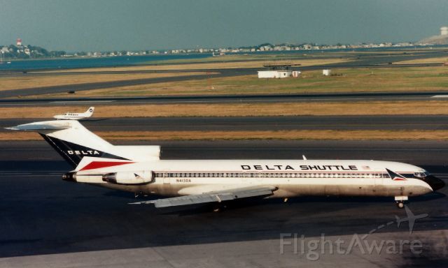 BOEING 727-200 (N413DA) - Delta Shuttle B727-200 at Boston Logan on 8/10/1997.