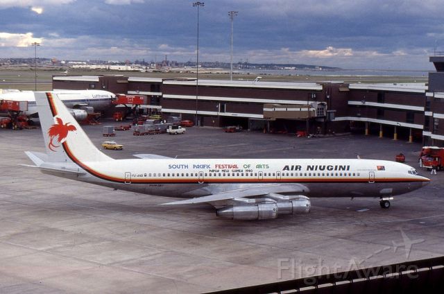 Boeing 707-300 (P2-ANB) - Boeing 707-338C of Air Niugini at Sydney Airport in May 1980. This aircraft was previously operated by Qantas as VH-EAA