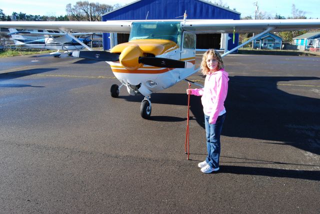 Cessna Skyhawk (N6612R) - Getting ready to go flying.