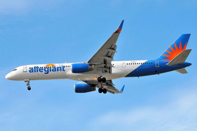 Boeing 757-200 (N901NV) - Back in the day when Allegiant flew Seven Five's!