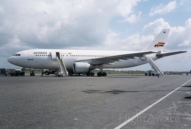 Airbus A330-300 (VH-CLM)