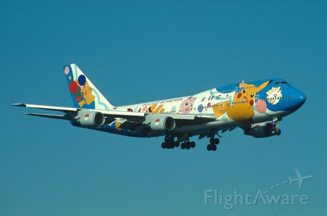 Boeing 747-400 (domestic, no winglets) (JA8964) - Final Approach to Tokyo-Haneda Intl Airport Rwy22 on 1999/09/01 " Pokemon c/s "