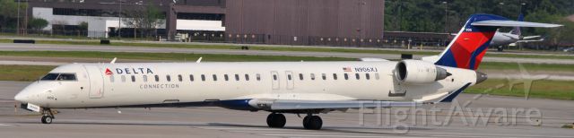 Canadair Regional Jet CRJ-900 (N906XJ)