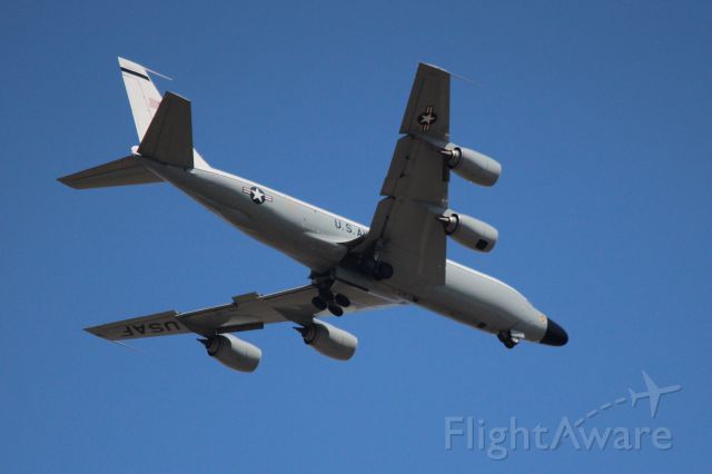 Boeing RC-135 (62-4133) - 041015 RC-135 doing touch and goes at Offutt AFB