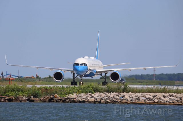 Boeing 757-200 (09-0015) - The view from Voinovich Park as Air Force One, a Boeing C-32A (757-2G4), 09-0015, arrived at Burke Lakefront Airport on 6 Aug 2020. 