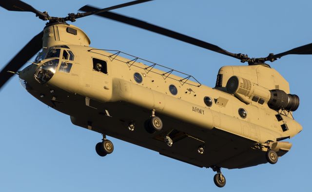 — — - Australian Army, CH47F A15306, approaches YBTL. This Chinook features a sand filter on her engine intake, and a heat suppression system on her exhaust. Chinook A15304, also features this upgrade engine package. 