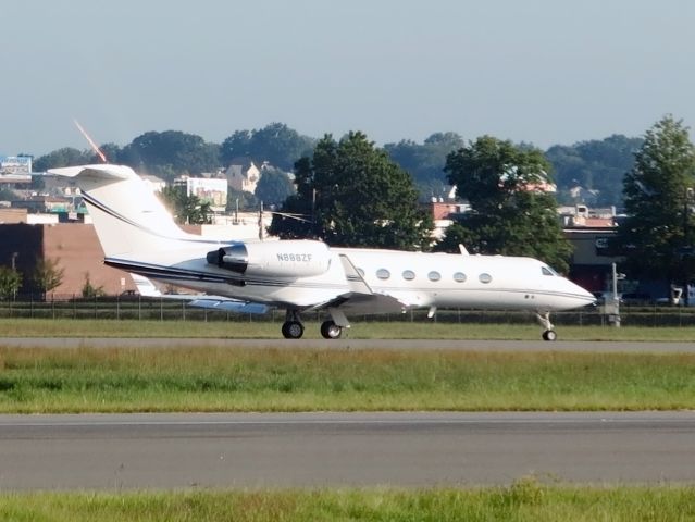 Gulfstream Aerospace Gulfstream IV (N888ZF) - Taxiing out for departure runway 24.