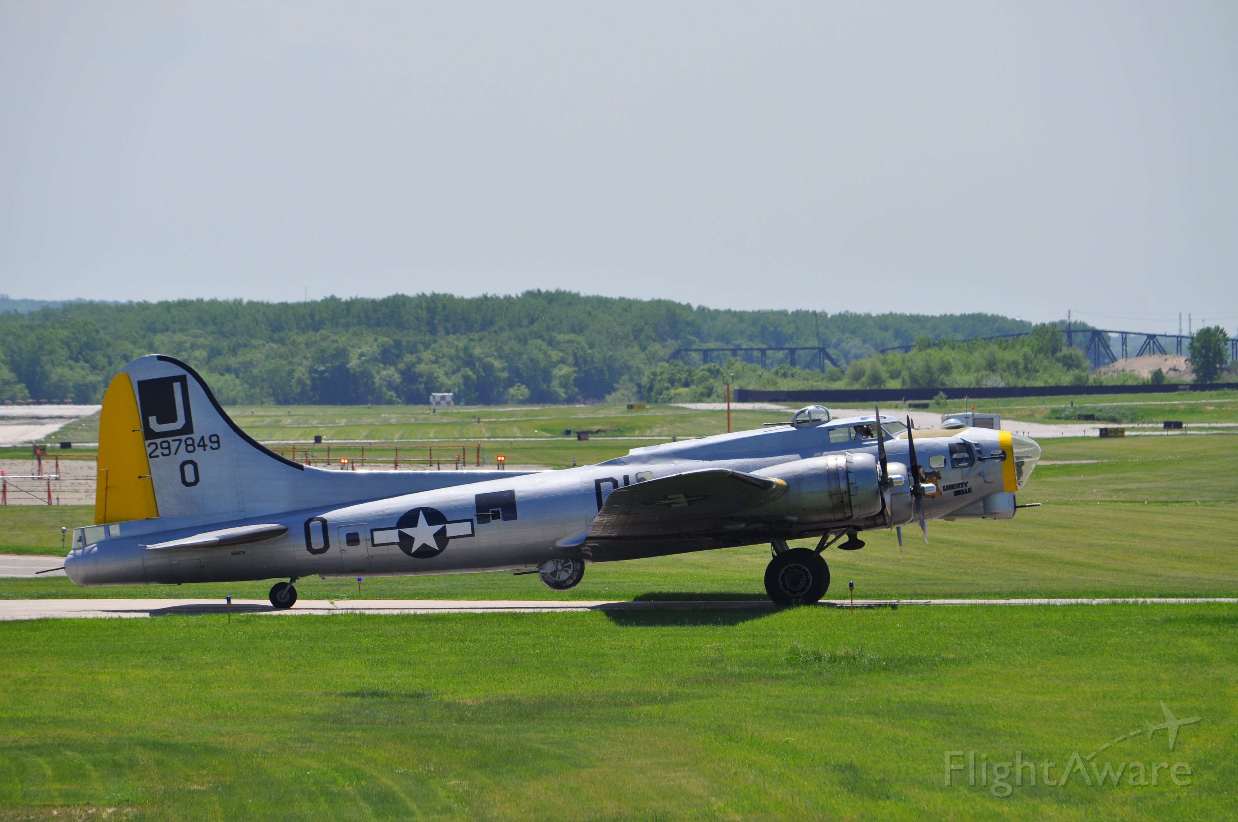 Boeing B-17 Flying Fortress (N390TH)