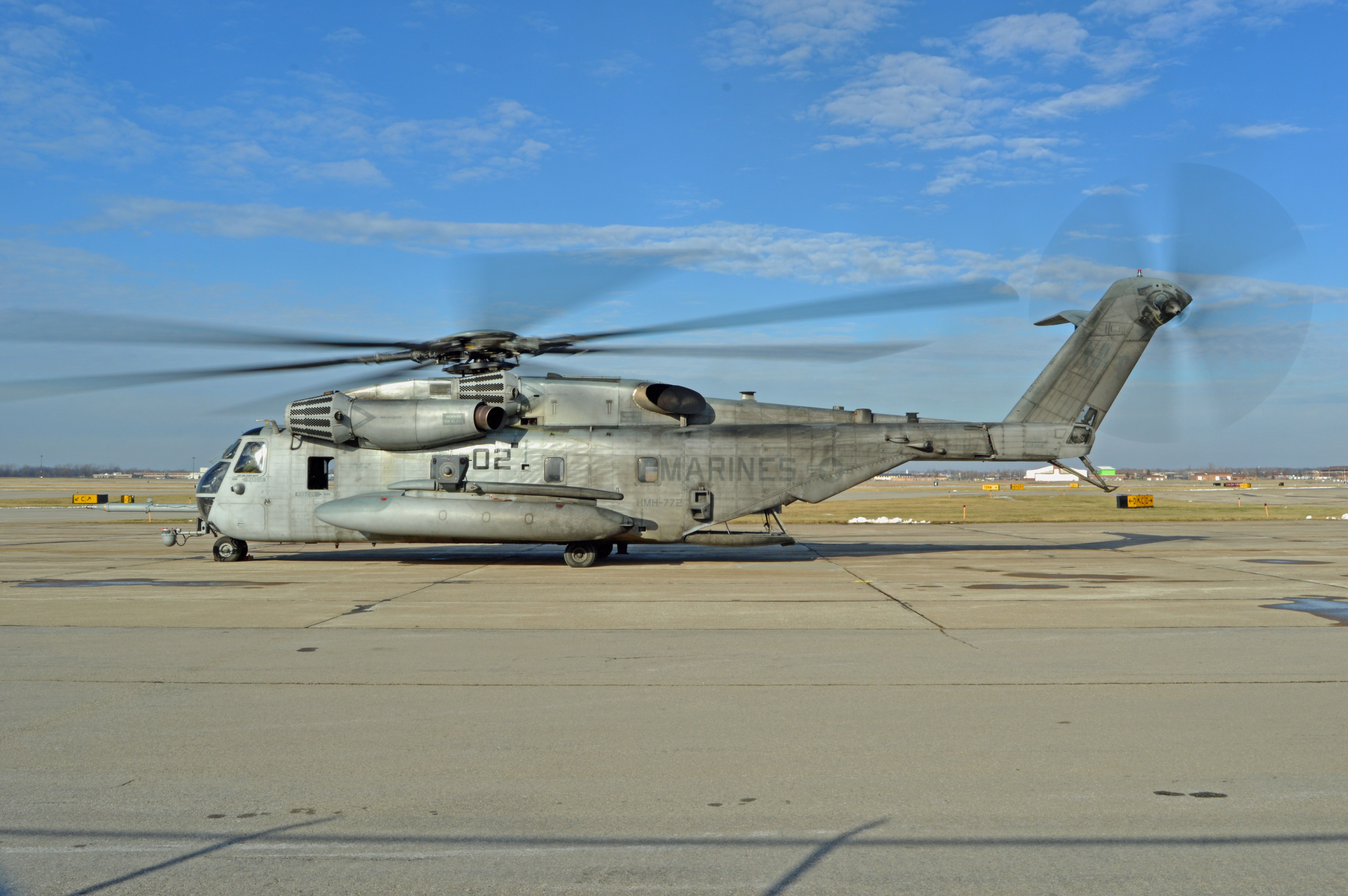 — — - A Marine Corps CH-53 Super Stallion from McGuire AFB at Niagara Falls International Airport