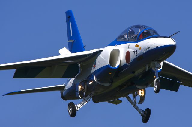 KAWASAKI T-4 (46-5731) - Blue Impulse:aerobatic demonstration team of the Japan Air Self-Defense Force. 