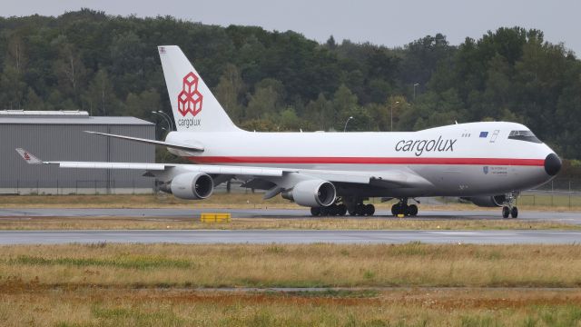 Boeing 747-400 (LX-NCL) - Full retro colours.