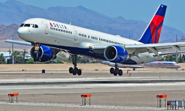 Boeing 757-200 (N697DL) - N697DL  Delta Air Lines 1999 Boeing 757-232 C/N 30318 - Las Vegas - McCarran International Airport (LAS / KLAS)br /USA - Nevada August 8, 2014br /Photo: Tomás Del Coro