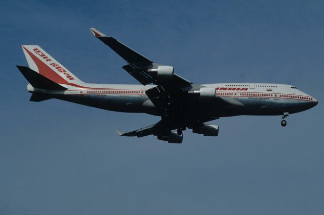 Boeing 747-400 (VT-EVA) - Final Approach to Narita Intl Airport Rwy34L on 1997/06/14