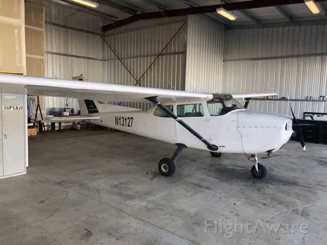 Cessna Skyhawk (N13127)