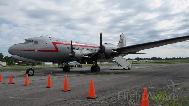 Douglas C-54 Skymaster (N500EJ)