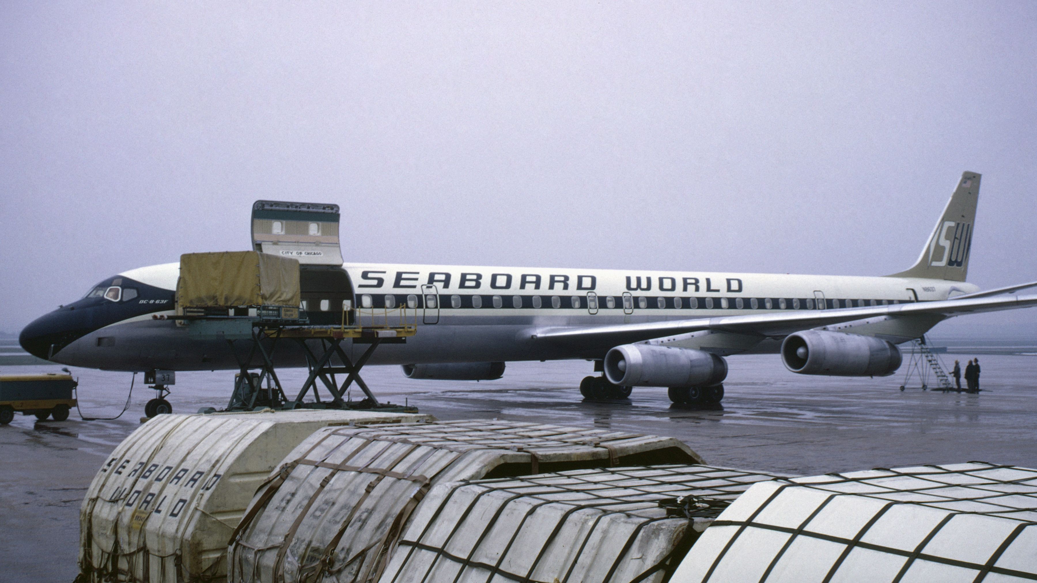 McDonnell Douglas DC-8-60 (N8637) - Seaboard World DC-8-63CF "City of Chicago" in April 1970 at Düsseldorf (EDDL). Was converted to DC-8-73CF in 1985 by UPS (N852UP) - wfu in 2009 after 40 years in service. 