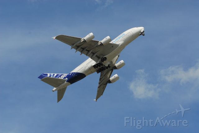 Airbus A380-800 (F-WWDD) - Demo Flight at KOSH