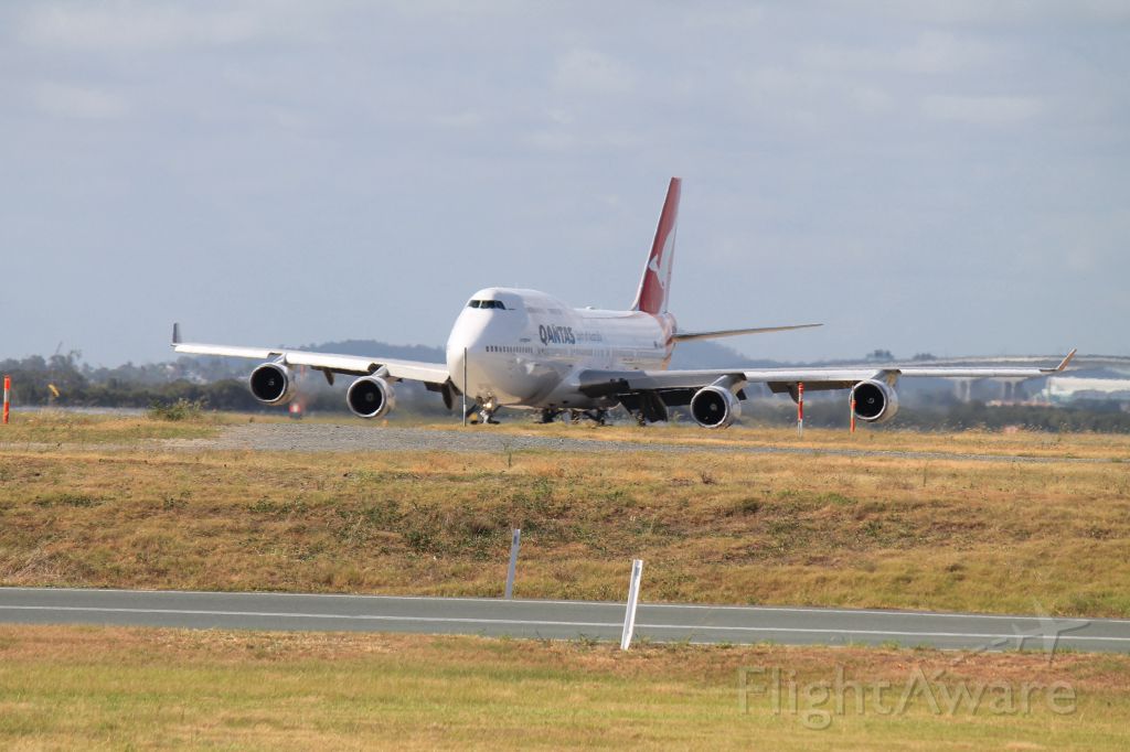 Boeing 747-400 (VH-OEE) - Operating as QF 8 from DFW-BNE-SYD