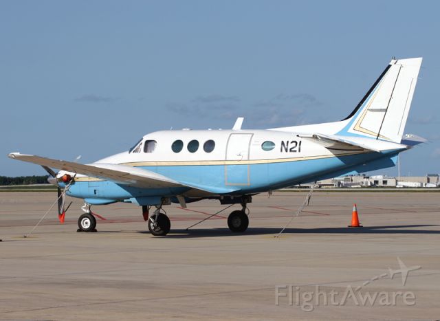 Beechcraft King Air 90 (N21)