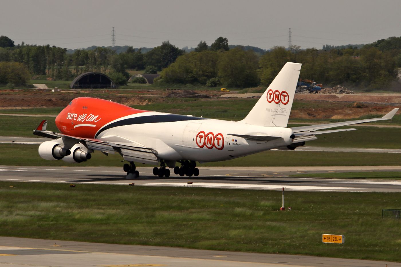 Boeing 747-400 (OO-THA)