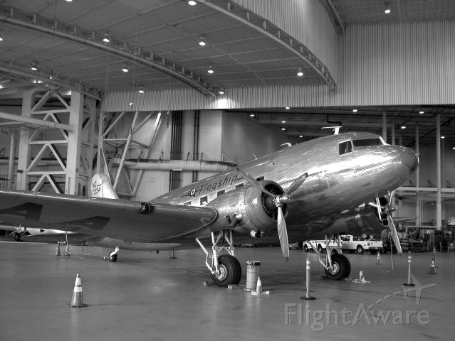 NAC17334 — - AA Hangar Bay 1. Photo By H. Bauer